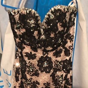 Size 8 Madeline Gardner Mermaid style prom dress